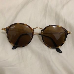 Ray-Ban Round Fleck Glasses